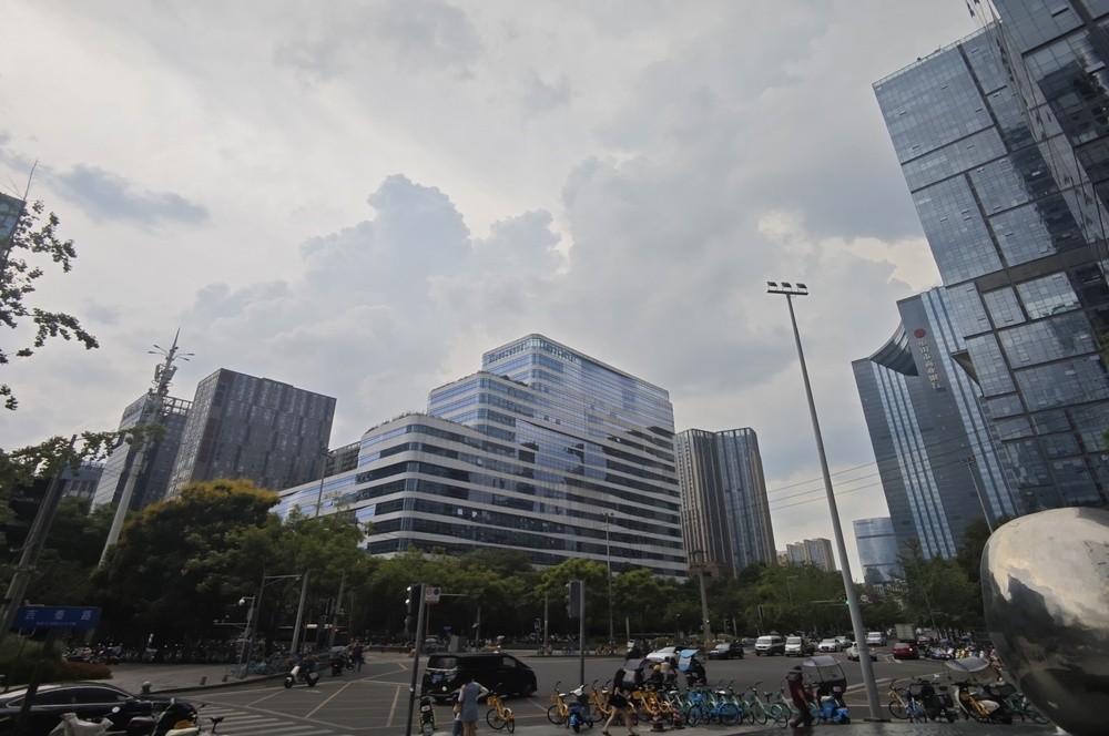 腾讯成都大厦外立面图